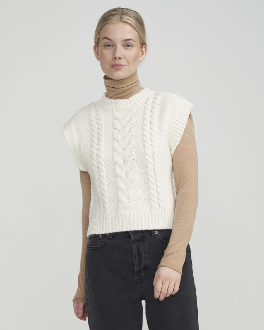 Dam Holebrook | Gunilla Vest