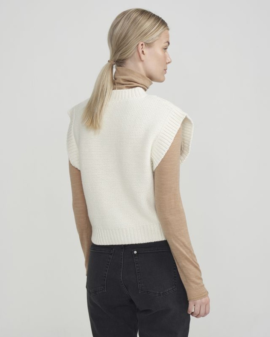 Dam Holebrook | Gunilla Vest